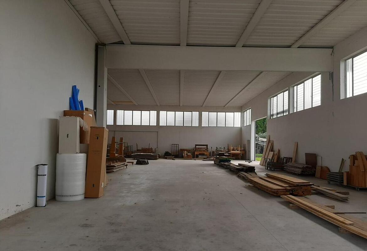 MAGAZZINO ZONA INDUSTRIALE/COMMERCIALE