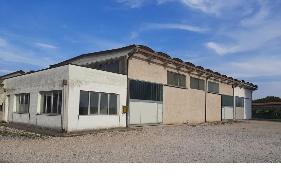 MAGAZZINO ZONA INDUSTRIALE/COMMERCIALE