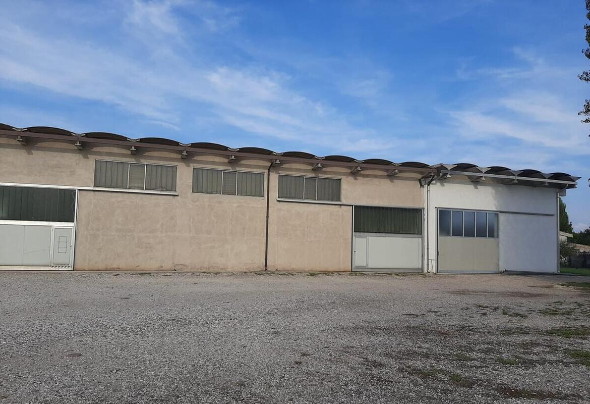 MAGAZZINO ZONA INDUSTRIALE/COMMERCIALE