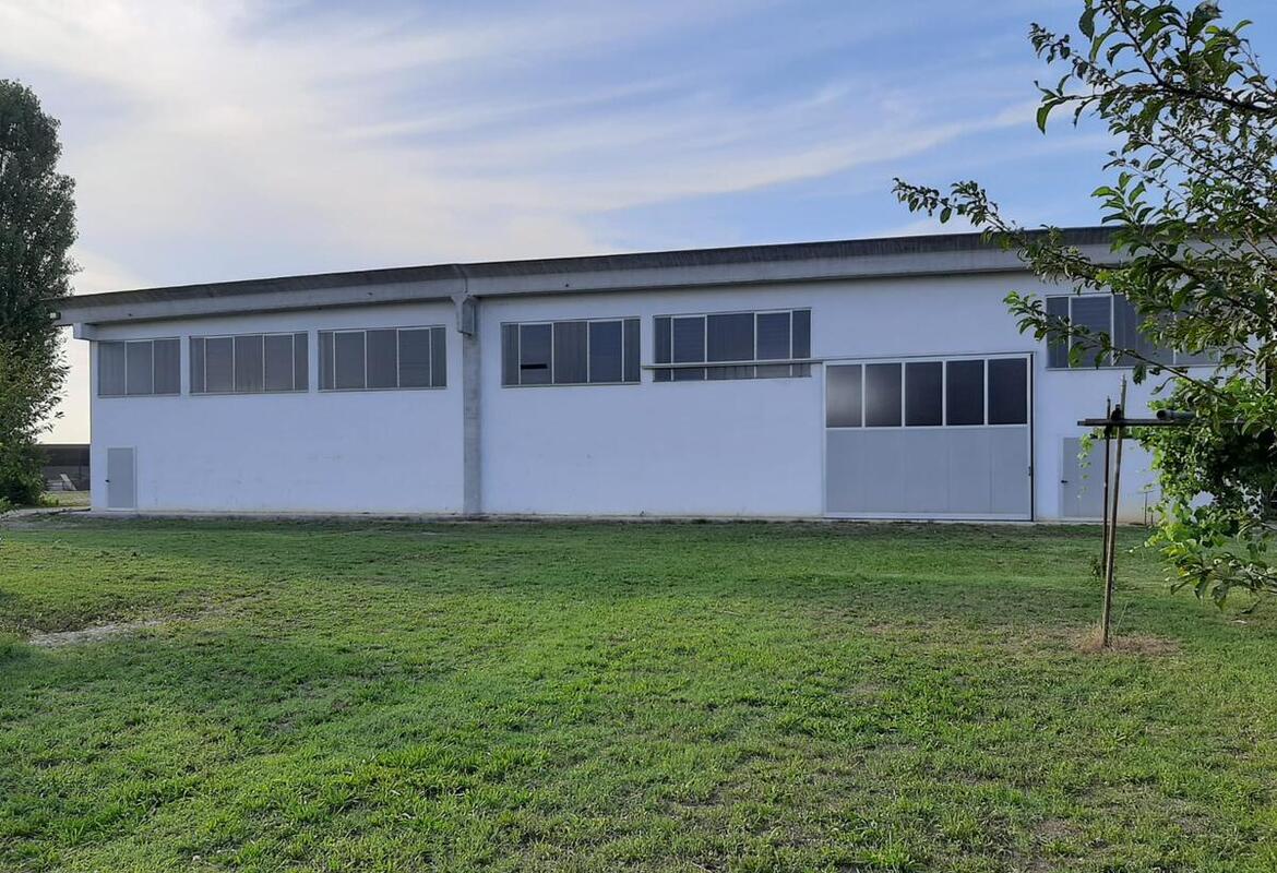 MAGAZZINO ZONA INDUSTRIALE/COMMERCIALE