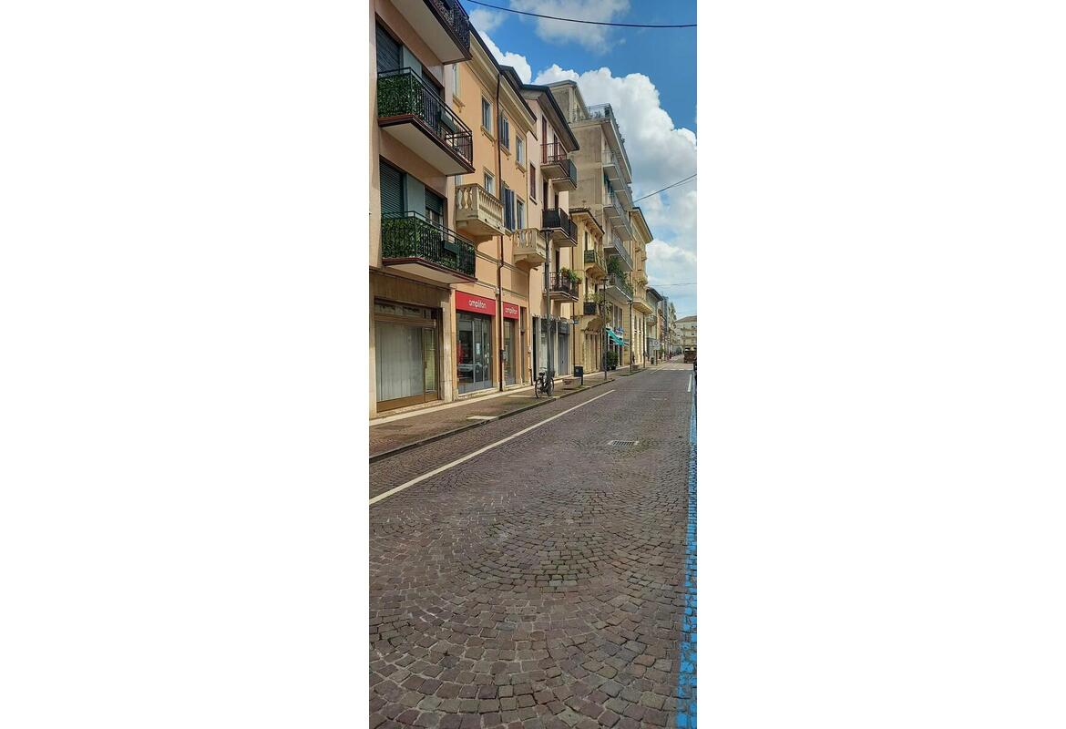 LOCALE IN AFFITTO CENTRO LEGNAGO