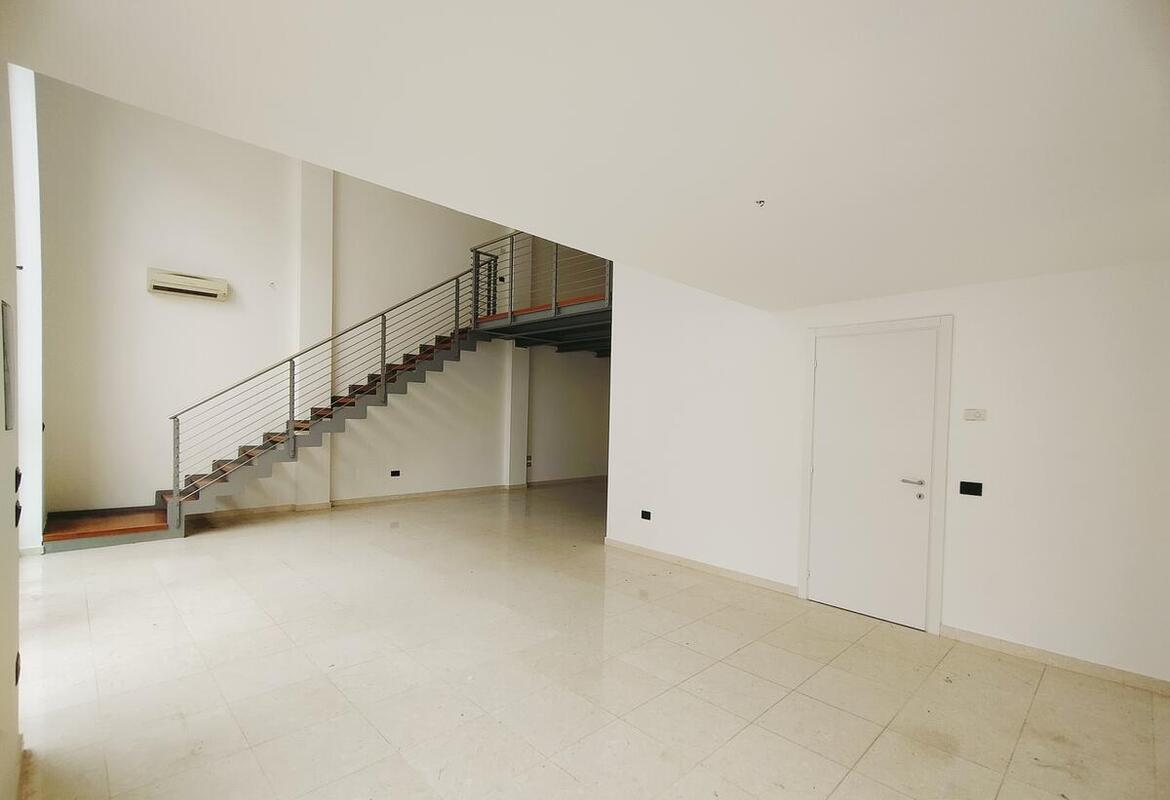 AFFITTO LOCALE COMMERCIALE ZONA CENTRALISSIMA