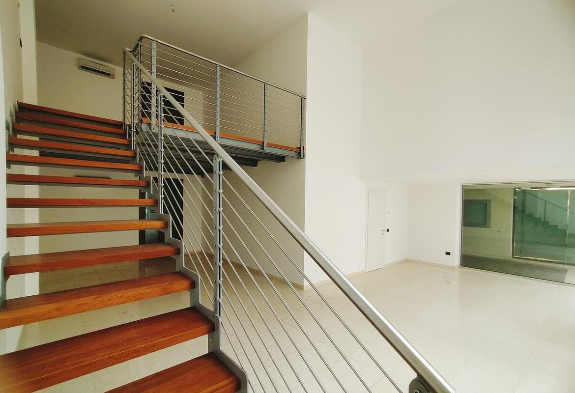 AFFITTO LOCALE COMMERCIALE ZONA CENTRALISSIMA