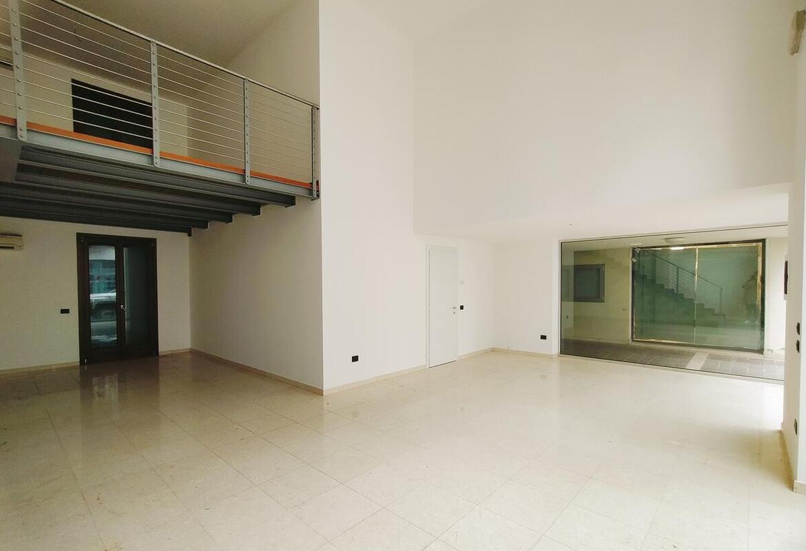 AFFITTO LOCALE COMMERCIALE ZONA CENTRALISSIMA