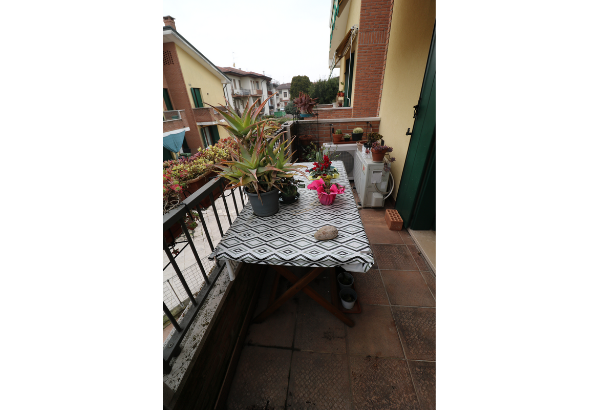 APPARTAMENTO CON DUE GARAGE