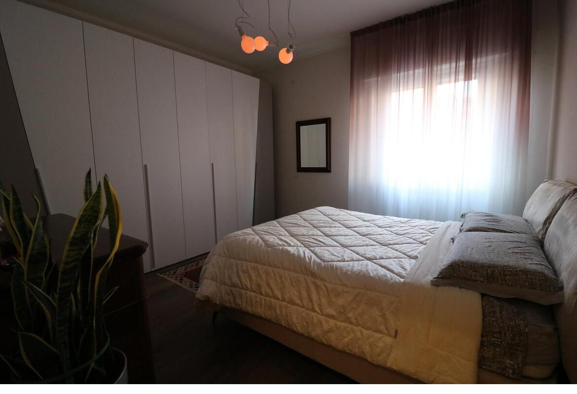 APPARTAMENTO QUADRILOCALE CON 2 GARAGE