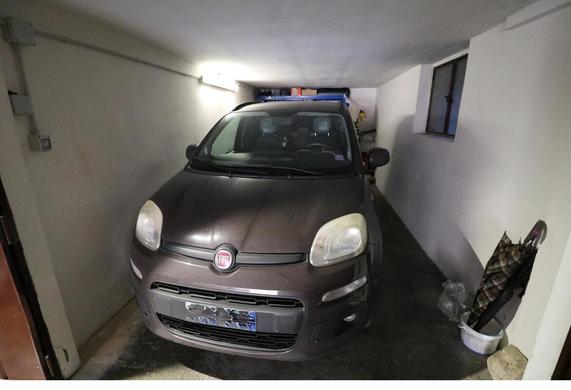 APPARTAMENTO QUADRILOCALE CON 2 GARAGE