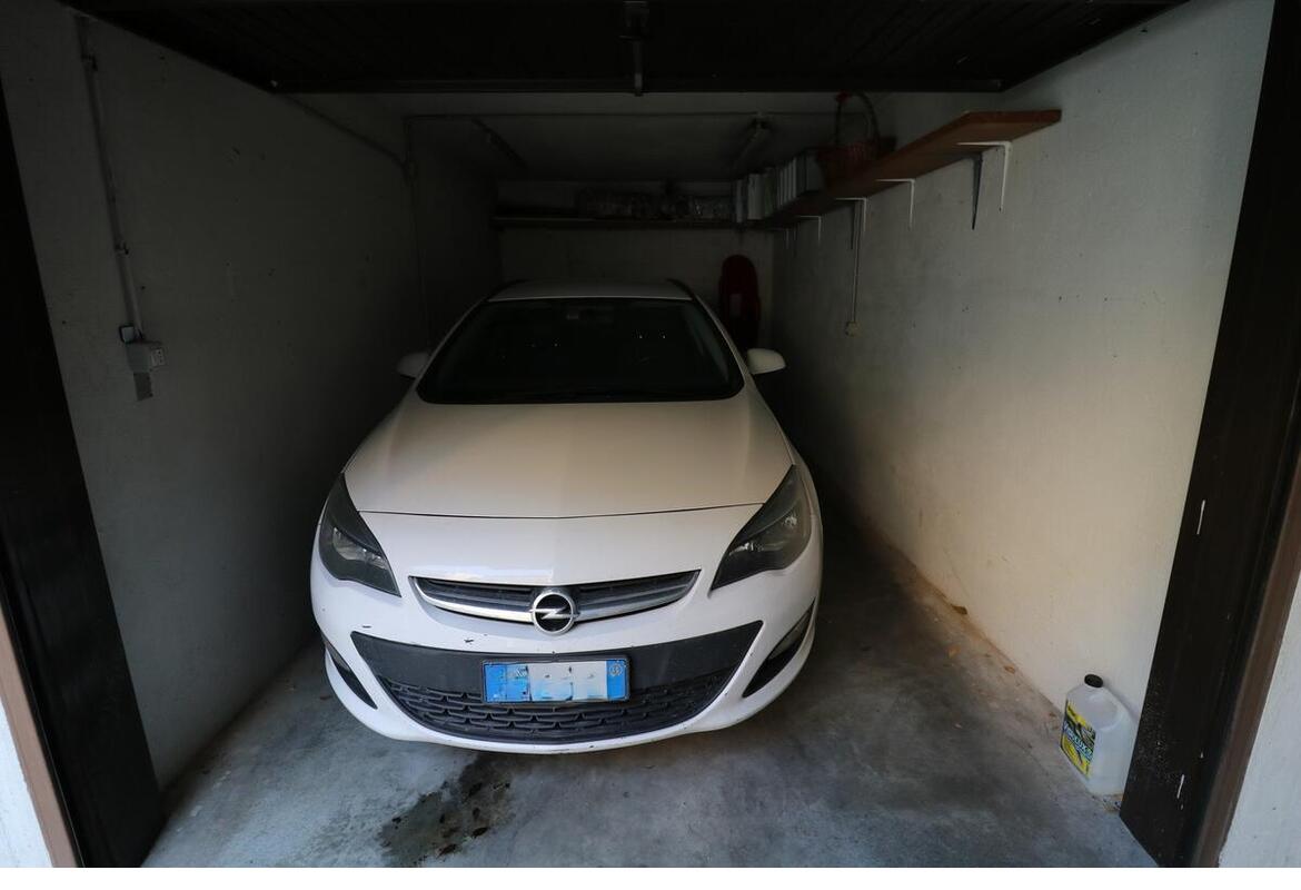 APPARTAMENTO QUADRILOCALE CON 2 GARAGE
