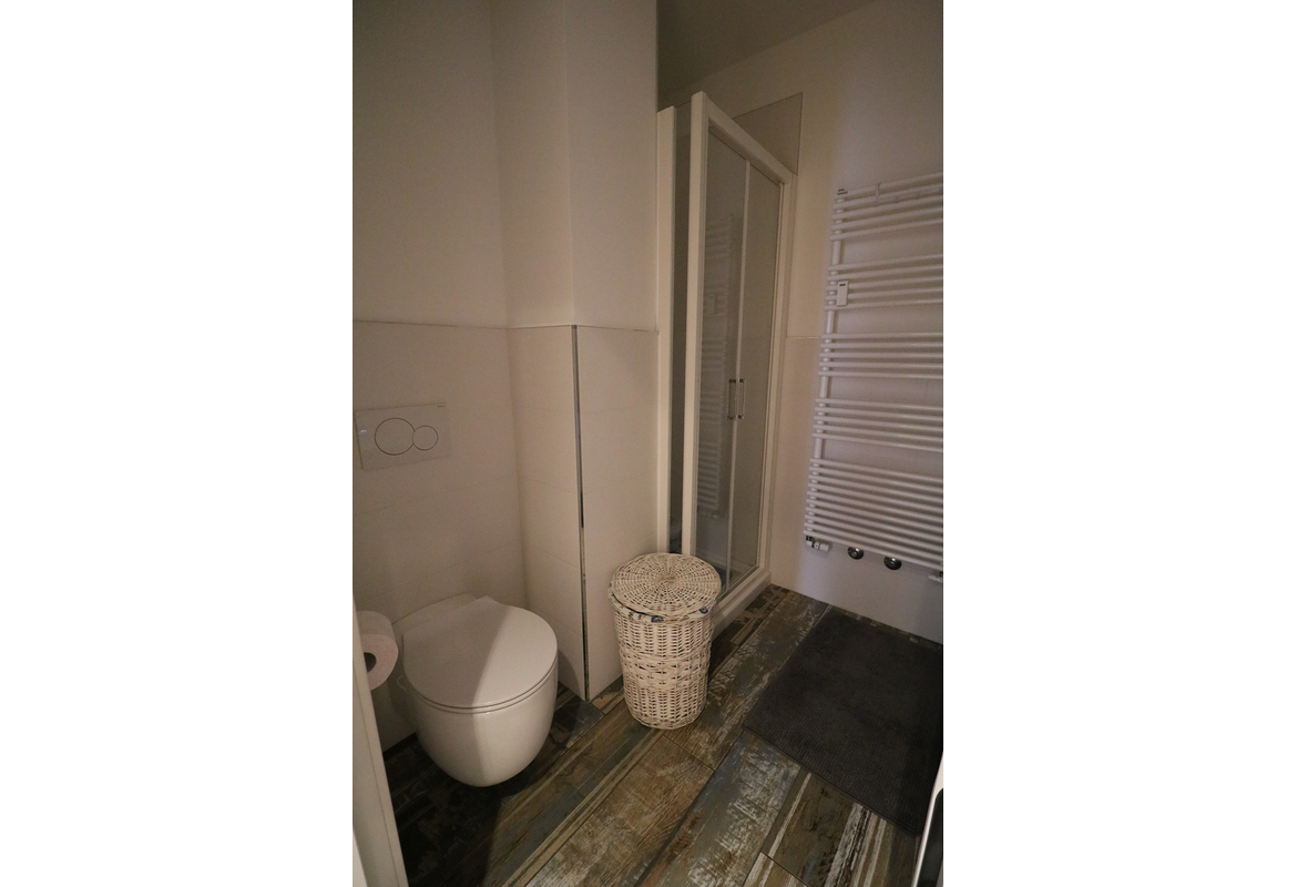 APPARTAMENTO QUADRILOCALE CON 2 GARAGE