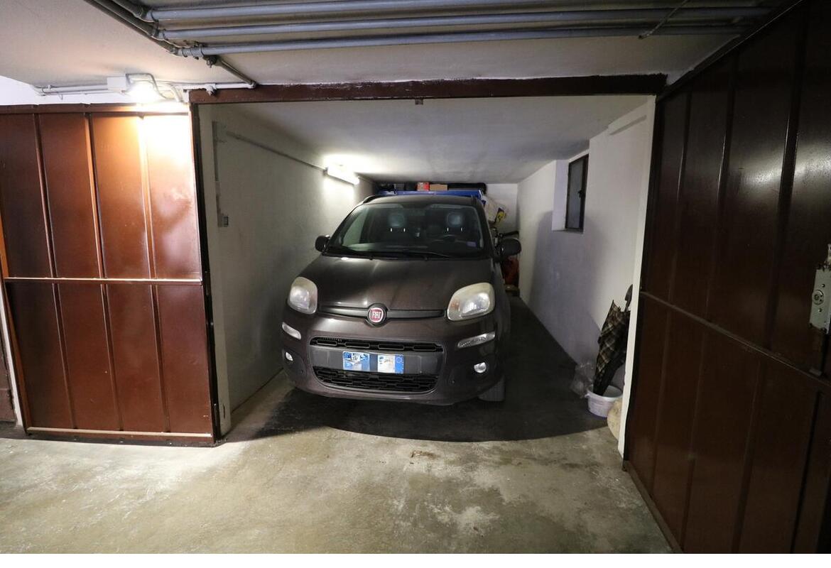 APPARTAMENTO QUADRILOCALE CON 2 GARAGE