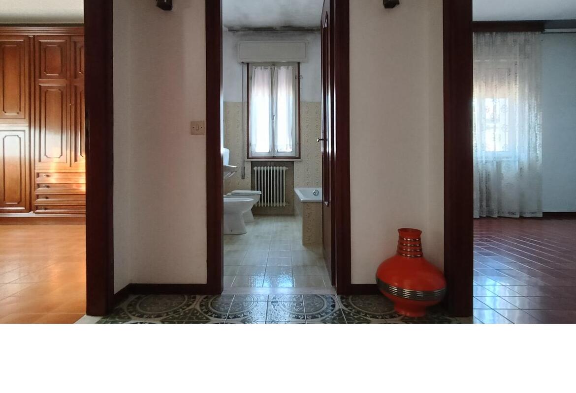 APPARTAMENTO TRILOCALE CON GARAGE