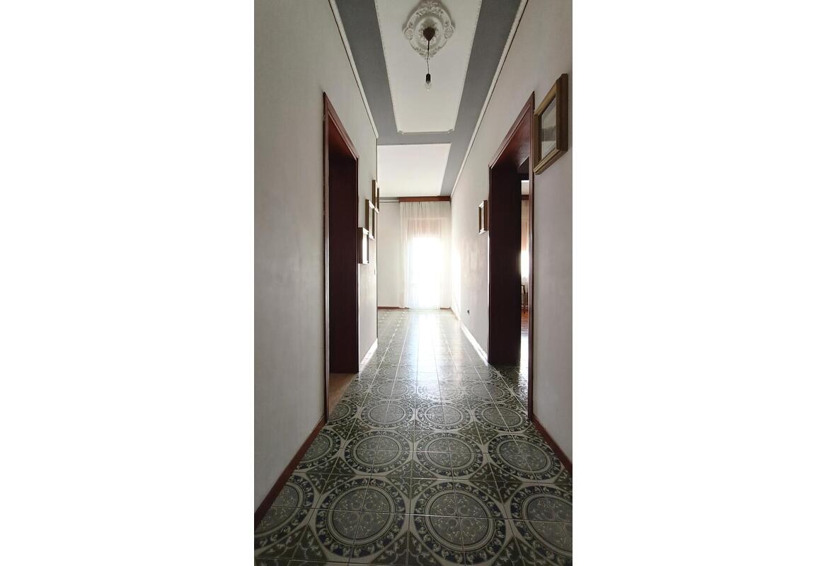 APPARTAMENTO TRILOCALE CON GARAGE