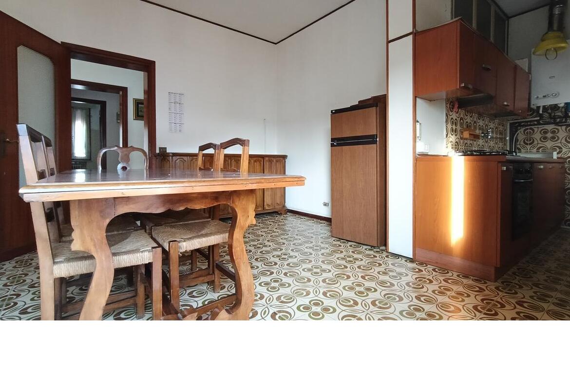 APPARTAMENTO TRILOCALE CON GARAGE