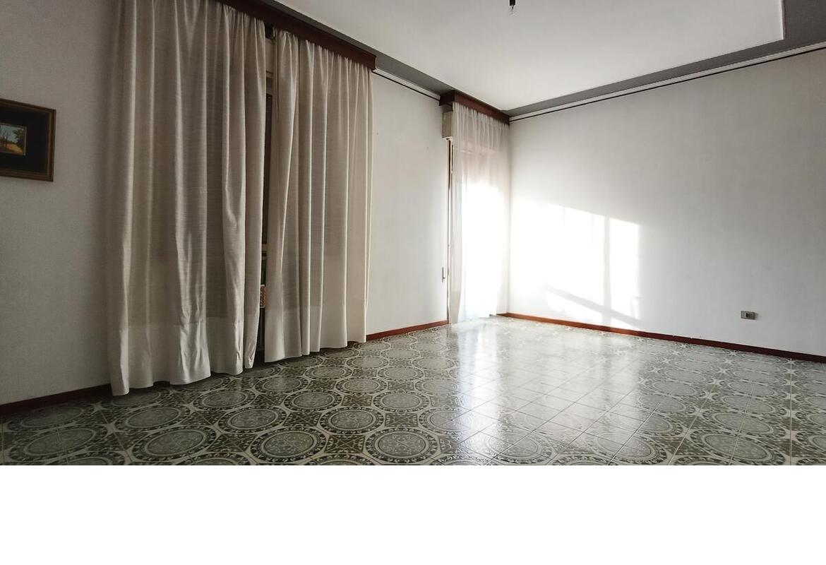 APPARTAMENTO TRILOCALE CON GARAGE