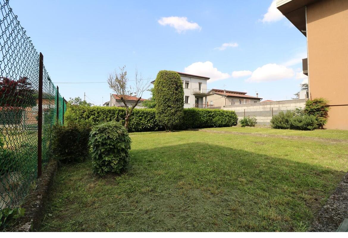 PORZIONE DI BIFAMILIARE