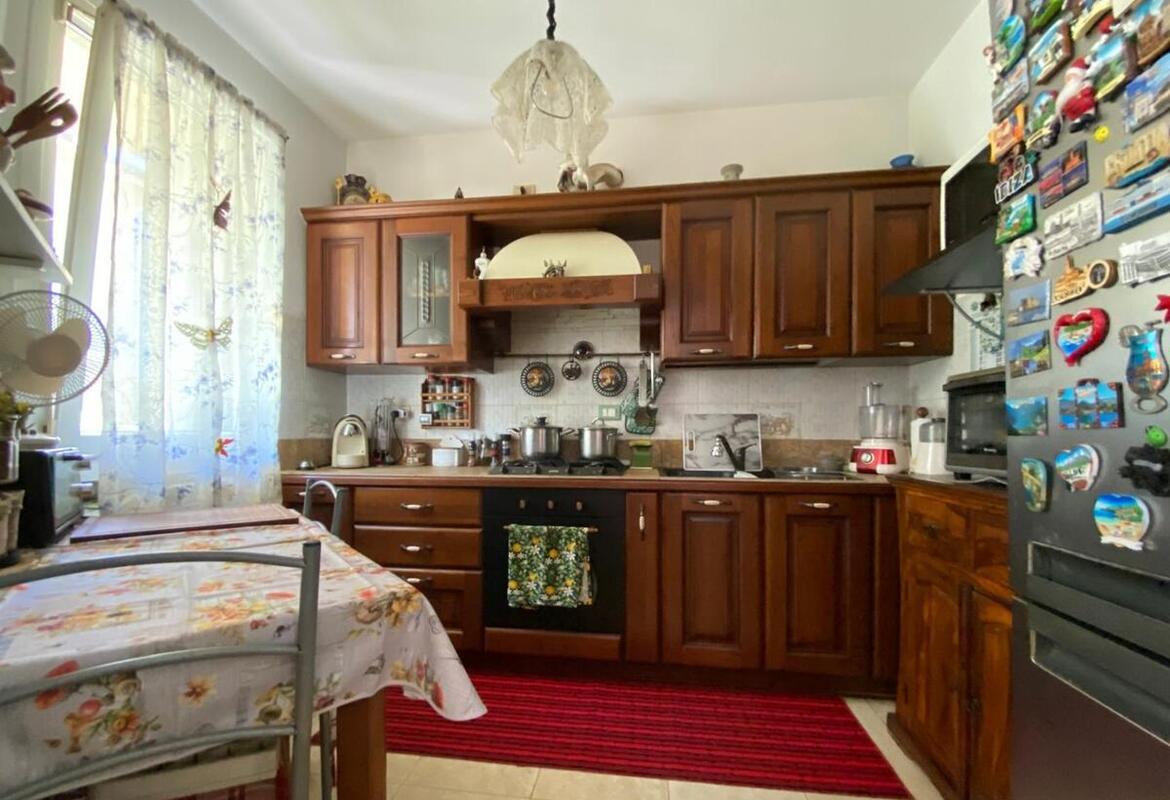 VILLETTA A SCHIERA CON GARAGE DOPPIO