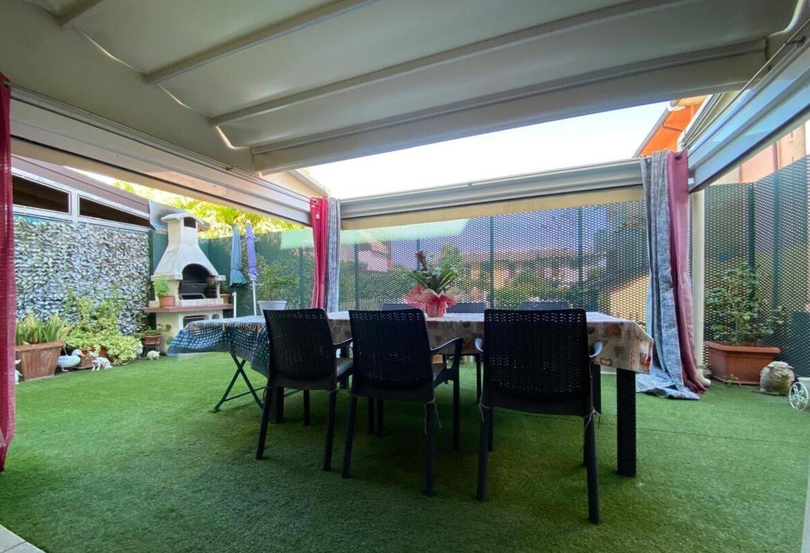 VILLETTA A SCHIERA CON GARAGE DOPPIO