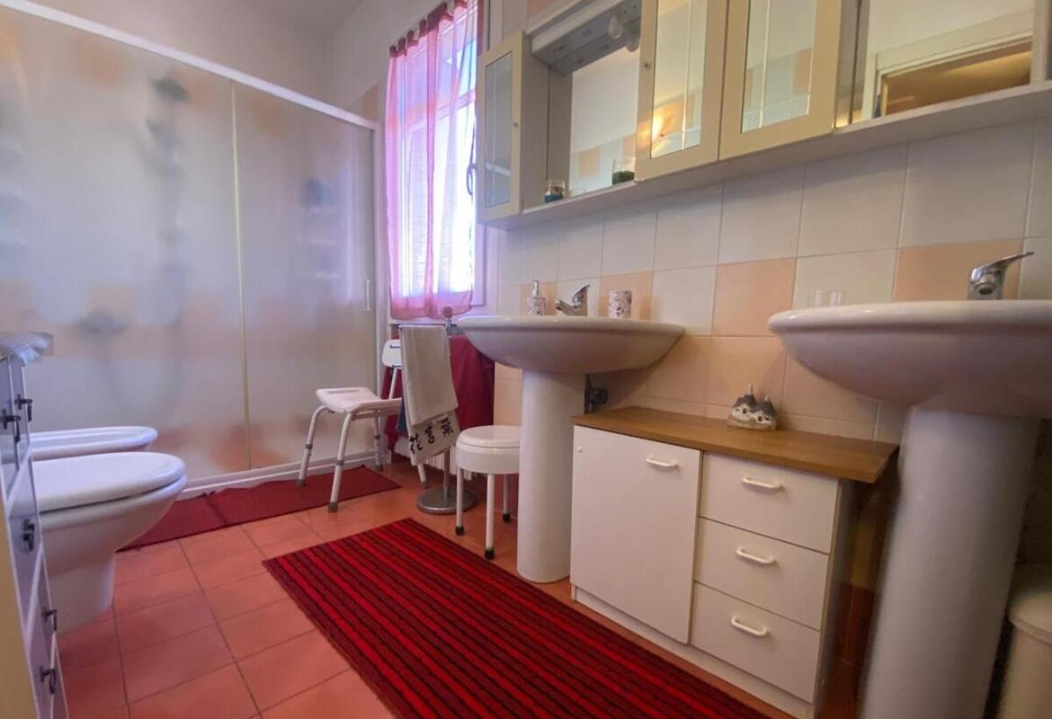 VILLETTA A SCHIERA CON GARAGE DOPPIO