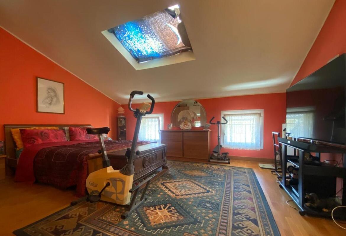 VILLETTA A SCHIERA CON GARAGE DOPPIO