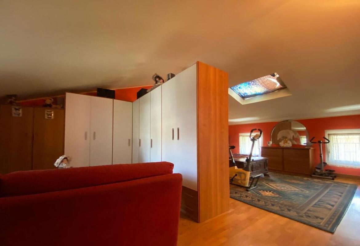 VILLETTA A SCHIERA CON GARAGE DOPPIO