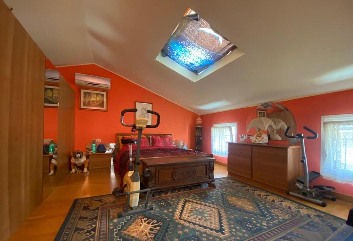 VILLETTA A SCHIERA CON GARAGE DOPPIO