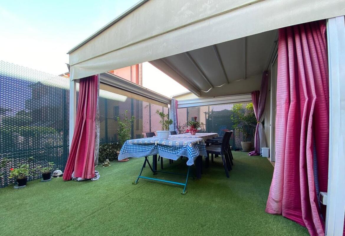 VILLETTA A SCHIERA CON GARAGE DOPPIO