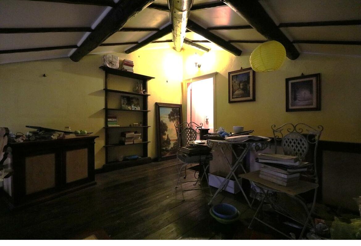 ABITAZIONE INDIPENDENTE CON GARAGE E GIARDINO