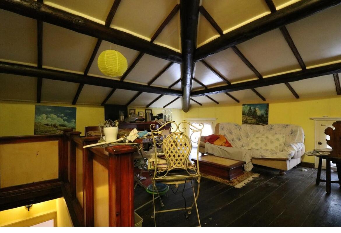 ABITAZIONE INDIPENDENTE CON GARAGE E GIARDINO