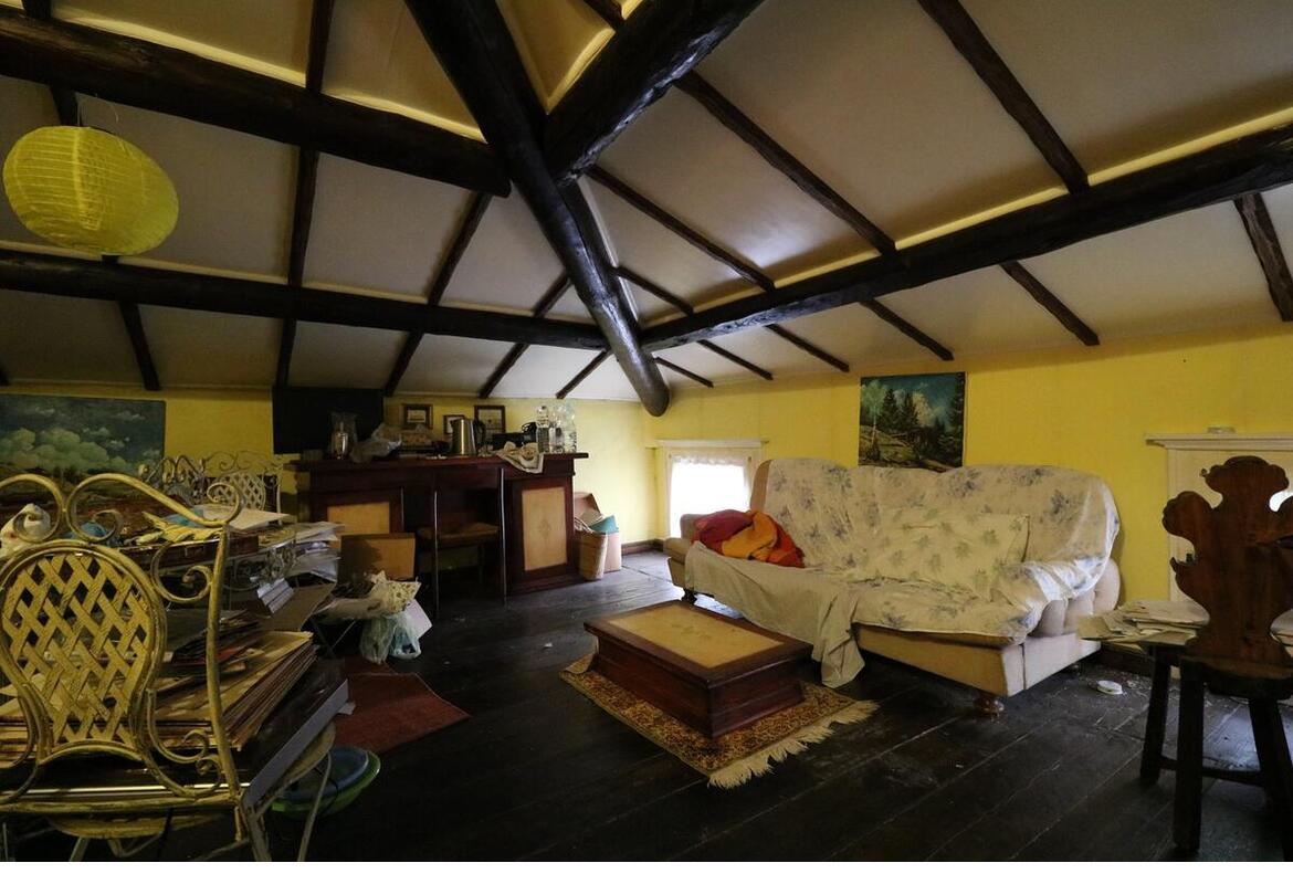 ABITAZIONE INDIPENDENTE CON GARAGE E GIARDINO