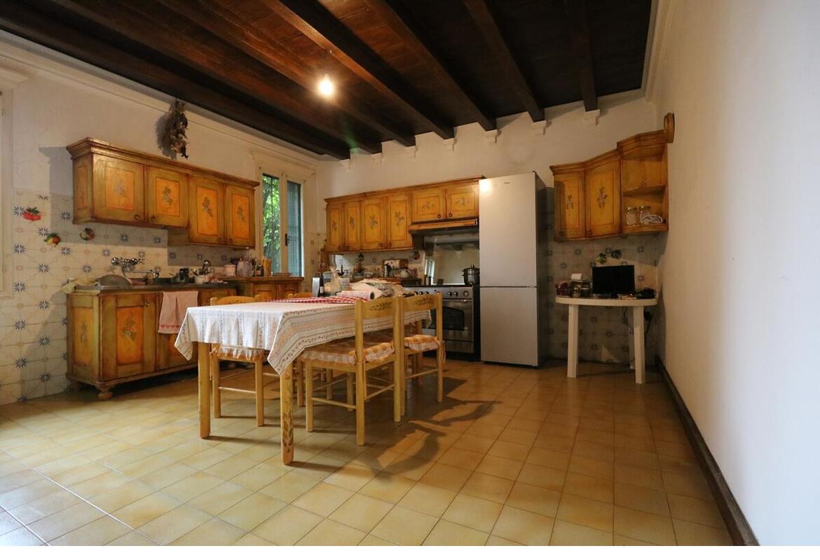 ABITAZIONE INDIPENDENTE CON GARAGE E GIARDINO