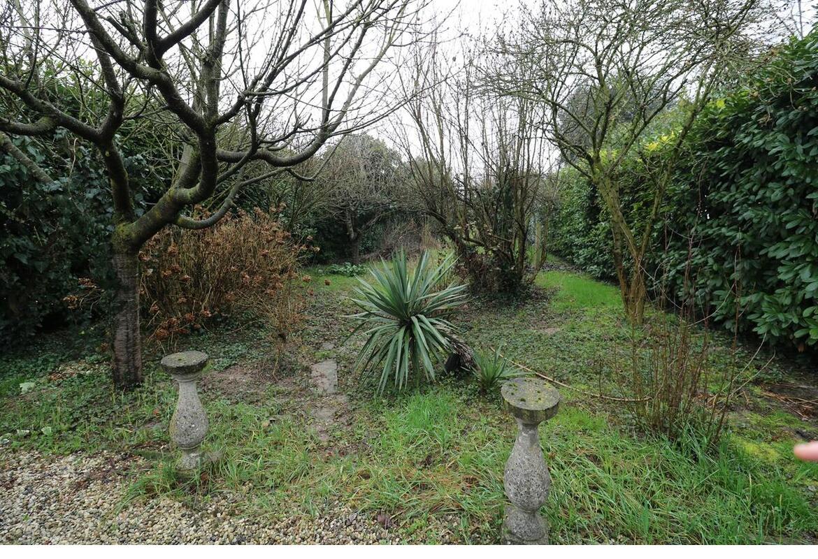 ABITAZIONE INDIPENDENTE CON GARAGE E GIARDINO