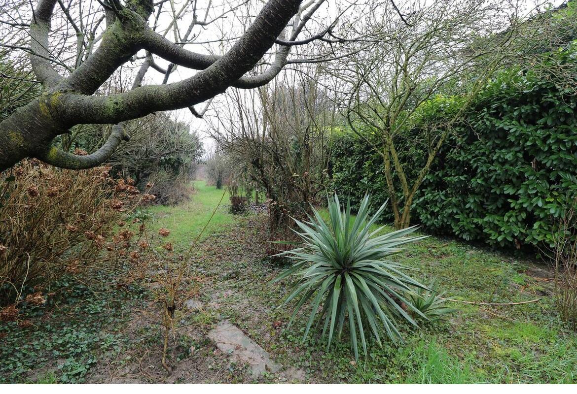 ABITAZIONE INDIPENDENTE CON GARAGE E GIARDINO