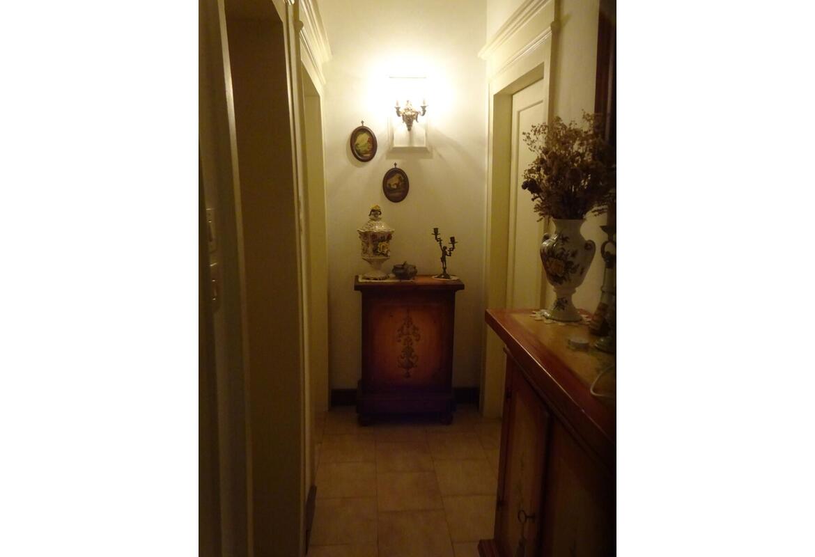 ABITAZIONE INDIPENDENTE CON GARAGE E GIARDINO