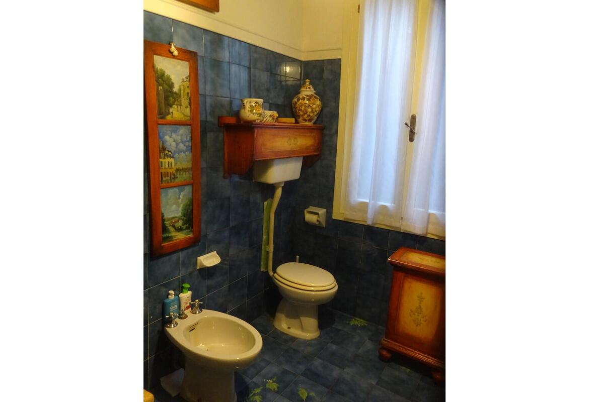 ABITAZIONE INDIPENDENTE CON GARAGE E GIARDINO