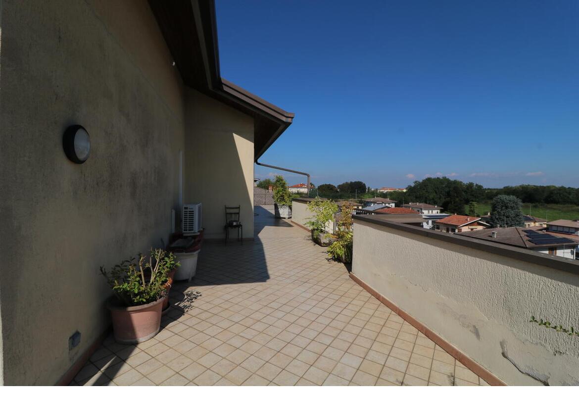 APPARTAMENTO ULTIMO PIANO CON AMPIO TERRAZZO