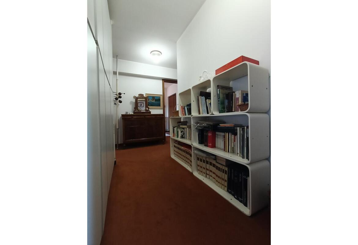 APPARTAMENTO TRILOCALE CON AMPIO TERRAZZO