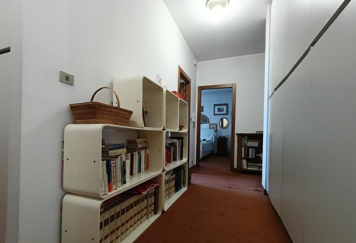 APPARTAMENTO TRILOCALE CON AMPIO TERRAZZO