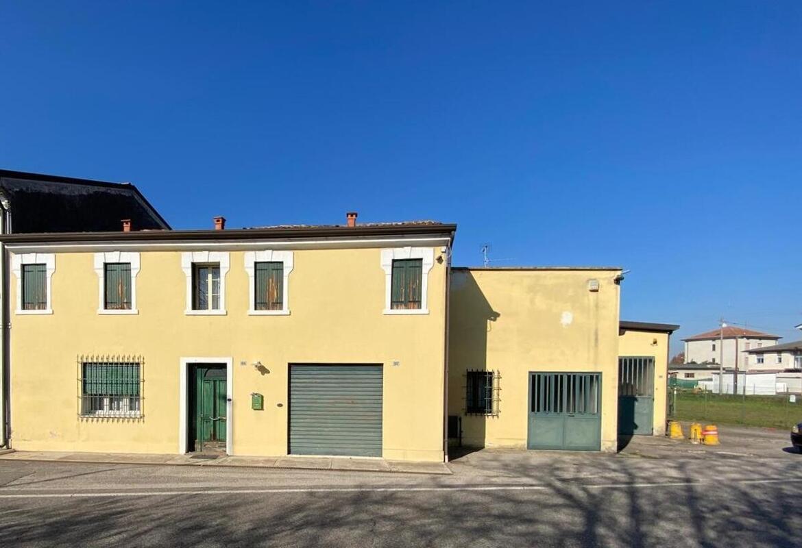 Villetta a schiera ad angolo