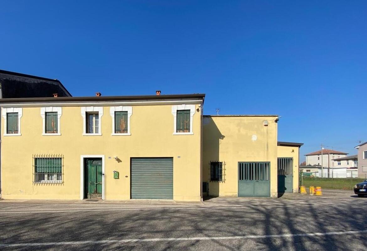 Villetta a schiera ad angolo