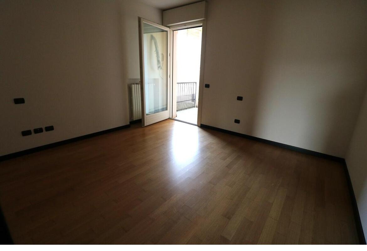 APPARTAMENTO TRILOCALE CON GARAGE DOPPIO