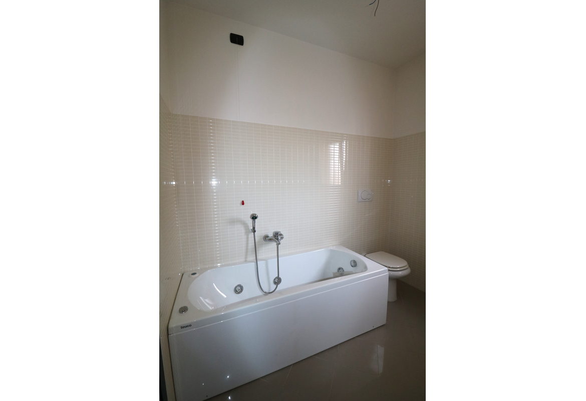 APPARTAMENTO TRILOCALE CON GARAGE DOPPIO