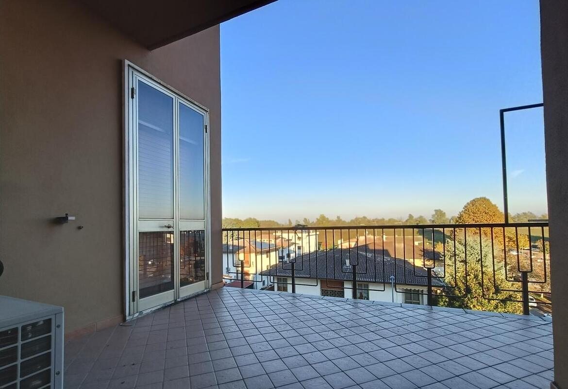 APPARTAMENTO TRILOCALE CON AMPIO TERRAZZO