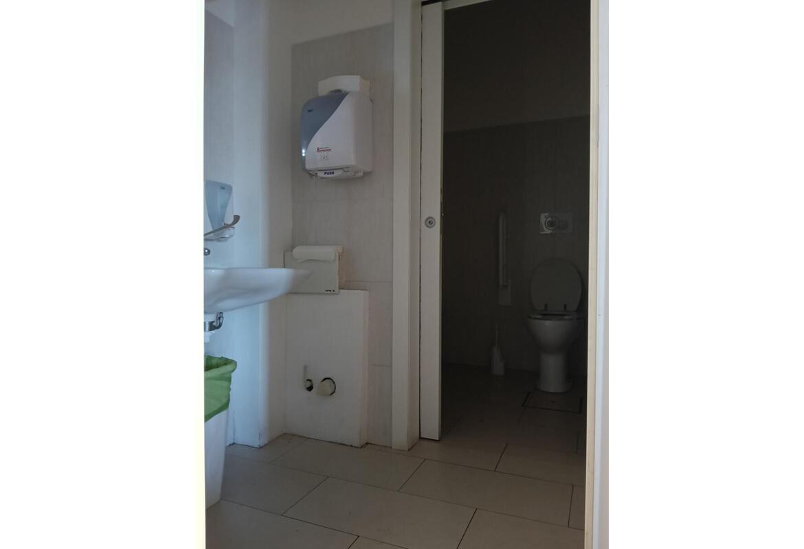 LOCALE COMMERCIALE ZONA CENTRALE