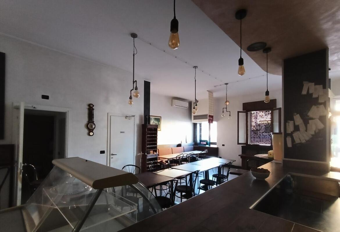 LOCALE COMMERCIALE ZONA CENTRALE