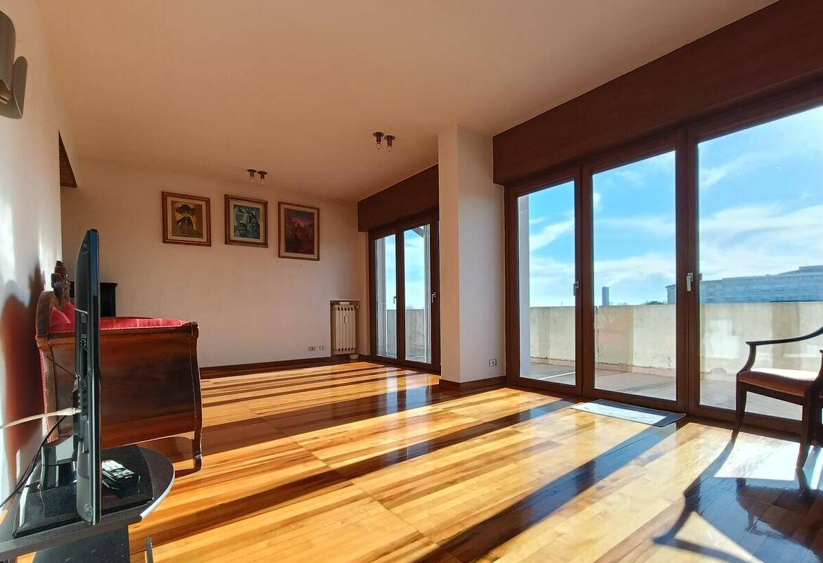 APPARTAMENTO ULTIMO PIANO CON AMPIO TERRAZZO