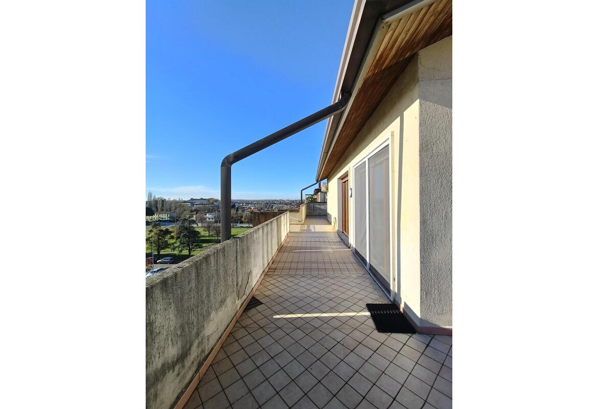APPARTAMENTO ULTIMO PIANO CON AMPIO TERRAZZO