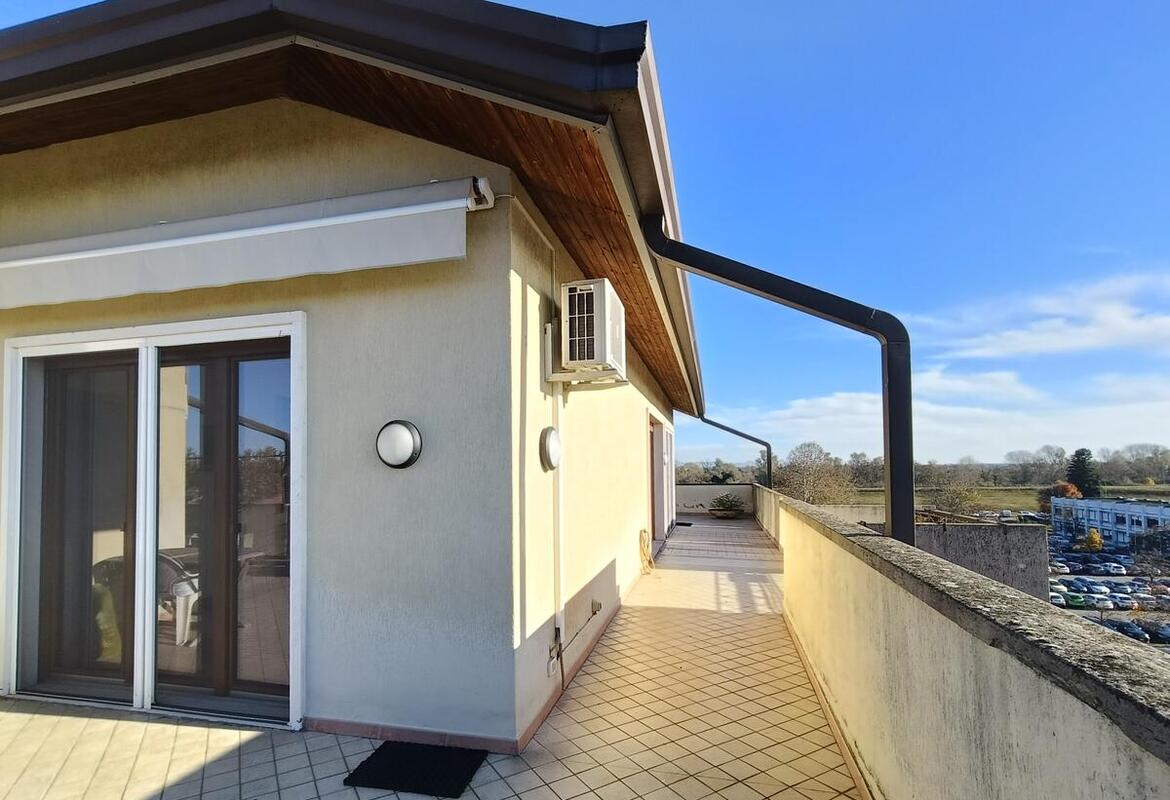 APPARTAMENTO ULTIMO PIANO CON AMPIO TERRAZZO