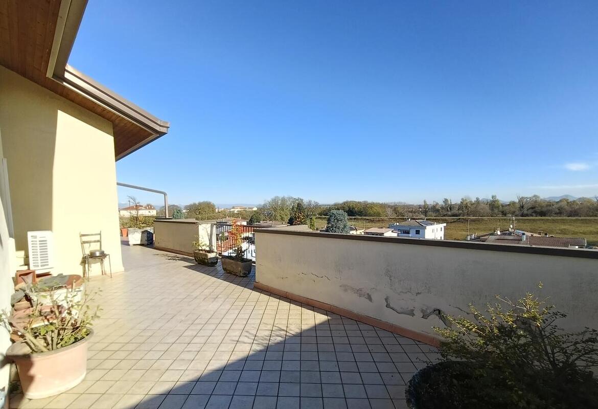 APPARTAMENTO ULTIMO PIANO CON AMPIO TERRAZZO