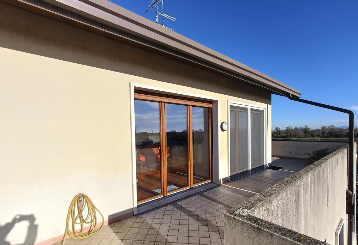 APPARTAMENTO ULTIMO PIANO CON AMPIO TERRAZZO