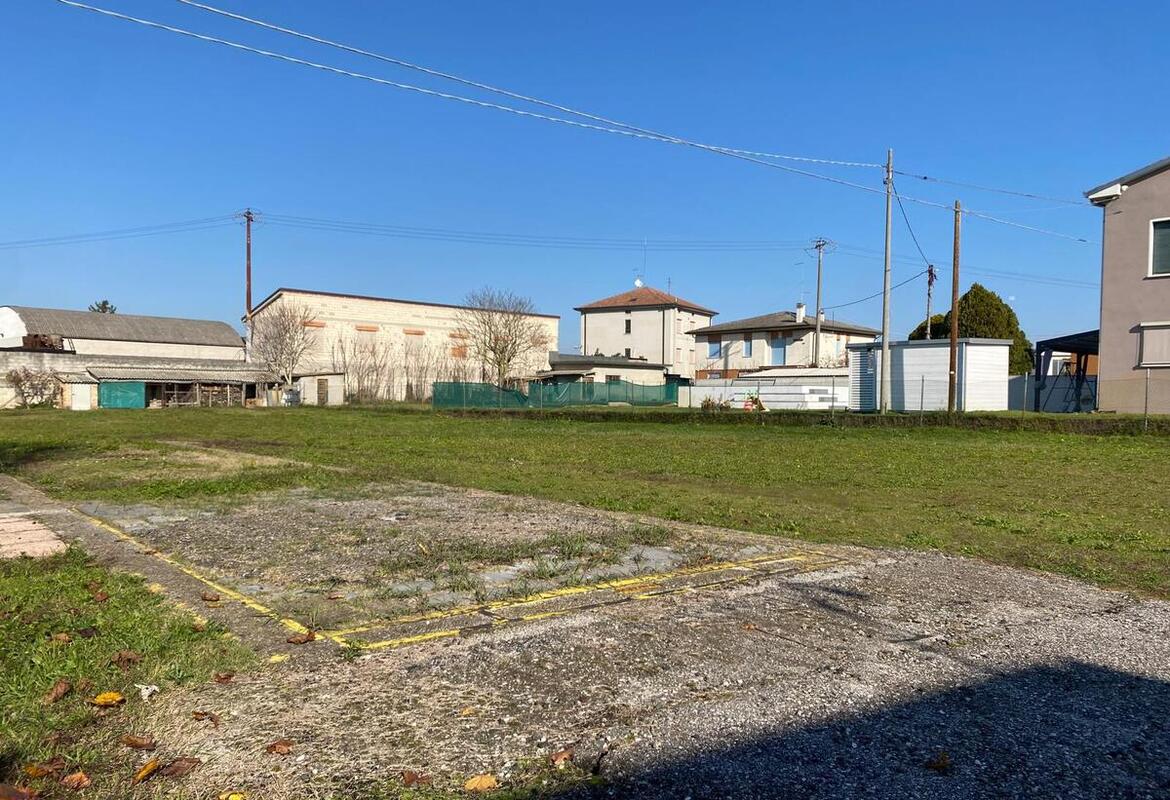 Schiera con giardino